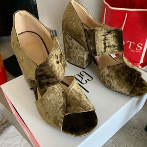 Brand new block heel sandal!